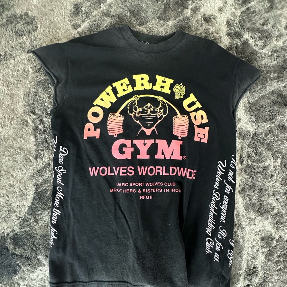 Darc sport x Powerhouse cutoff tee size large